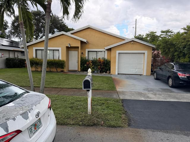 9616 NW 49TH Street, Sunrise FL 33351 - Sunrise, FL - Photo 6