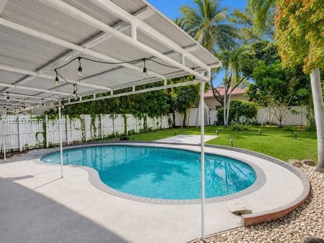 1022 NE 34th Ct, Oakland Park FL 33334 - Oakland Park, FL - Photo 2