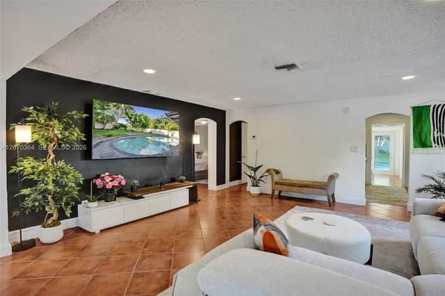 1022 NE 34th Ct, Oakland Park FL 33334 - Oakland Park, FL - Photo 5