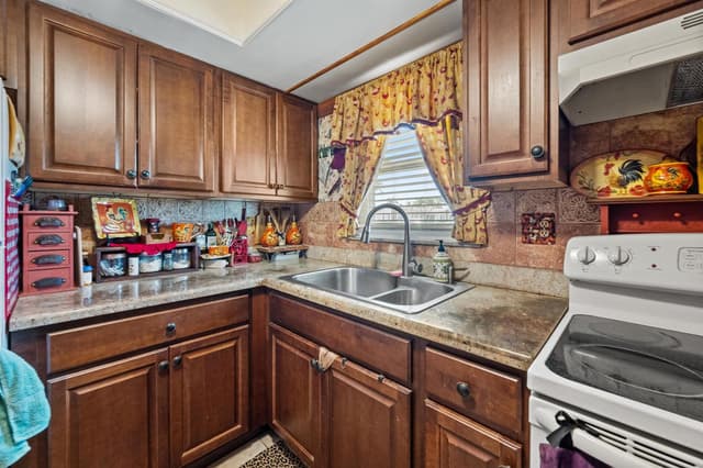 2528 EMORY Drive E, West Palm Beach FL 33415 - West Palm Beach, FL - Photo 7
