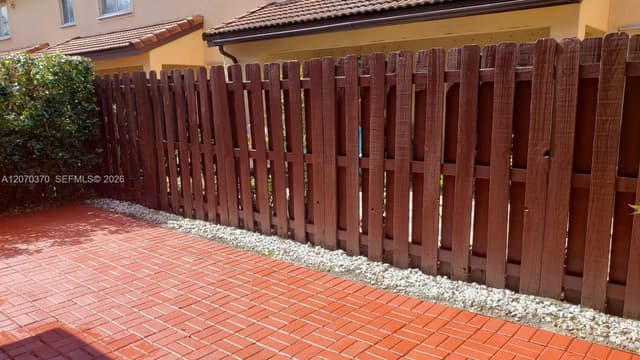 223 SW Maple Ter, Davie FL 33325 - Davie, FL - Photo 7