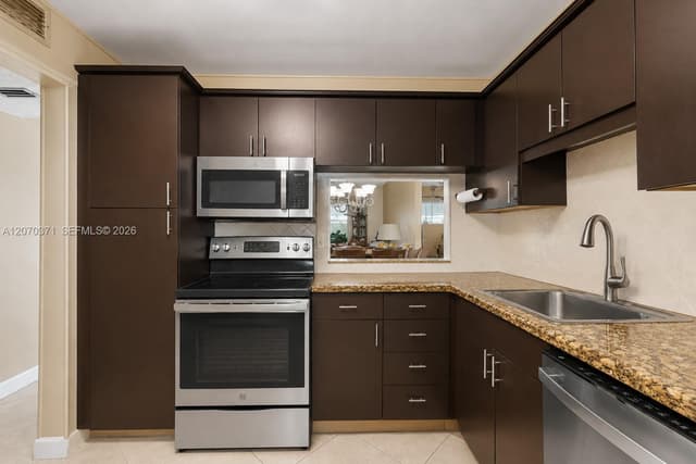 3170 Holiday Springs Blvd # 105, Margate FL 33063 - Margate, FL - Photo 4