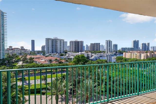 19900 E Country Club Dr # 805, Aventura FL 33180 - Aventura, FL - Photo 5