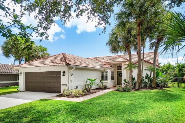 1215 E LANCEWOOD Place, Delray Beach FL 33445 - Delray Beach, FL - Photo 2