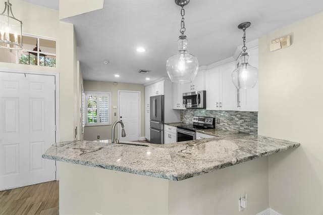1215 E LANCEWOOD Place, Delray Beach FL 33445 - Delray Beach, FL - Photo 7