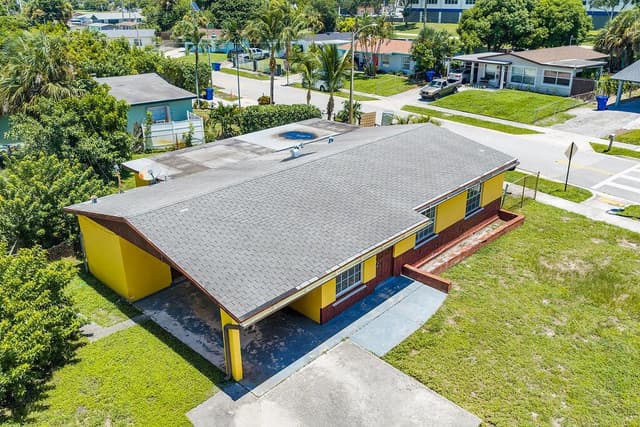1500 W 13TH Street W, Riviera Beach FL 33404 - Riviera Beach, FL - Photo 2