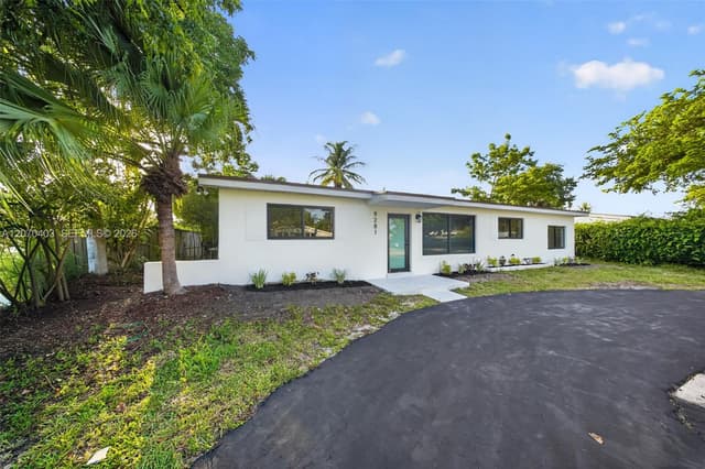 9281 Martinique Dr, Cutler Bay FL 33189 - Cutler Bay, FL - Photo 3