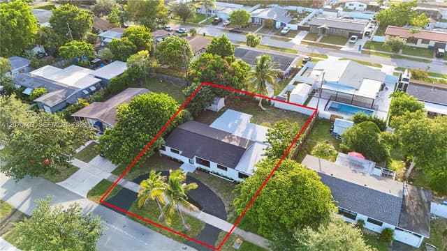 9281 Martinique Dr, Cutler Bay FL 33189 - Cutler Bay, FL - Photo 5