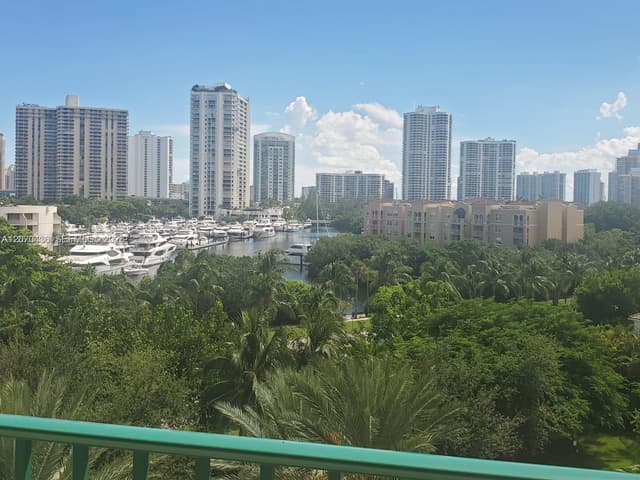 19900 E Country Club Dr # 607, Aventura FL 33180 - Aventura, FL - Photo 2