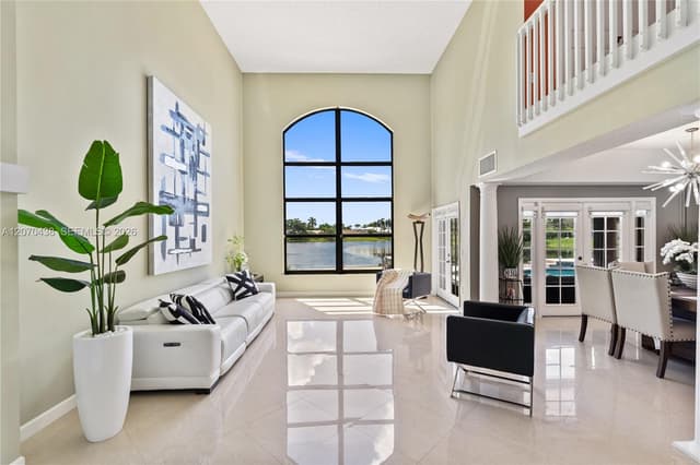451 NW 194th Ave, Pembroke Pines FL 33029 - Pembroke Pines, FL - Photo 2