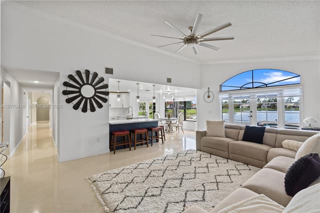 451 NW 194th Ave, Pembroke Pines FL 33029 - Pembroke Pines, FL - Photo 5