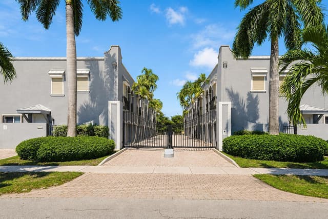 4619 Poinciana Street # 7A, Lauderdale By The Sea FL 33308 - Lauderdale By The Sea, FL - Photo 3