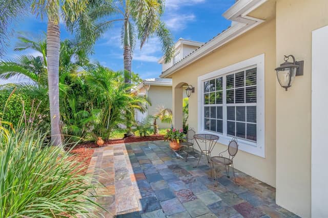 6788 Hendry Drive, Lake Worth FL 33463 - Lake Worth, FL - Photo 2