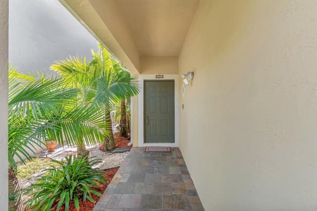 6788 Hendry Drive, Lake Worth FL 33463 - Lake Worth, FL - Photo 7
