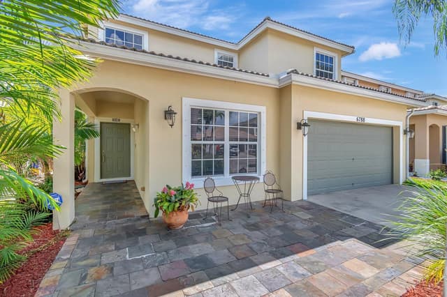 6788 Hendry Drive, Lake Worth FL 33463 - Lake Worth, FL - Photo 5