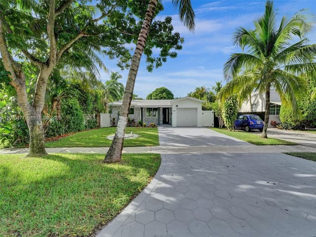 2446 Fillmore St, Hollywood FL 33020 - Hollywood, FL - Photo 2