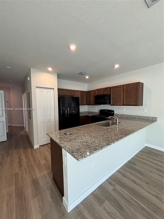 1021 NW 5th St, Florida City FL 33034 - Florida City, FL - Photo 2