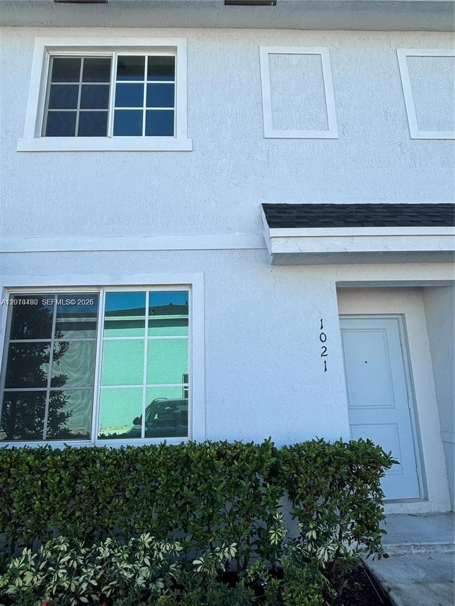 1021 NW 5th St, Florida City FL 33034 - Florida City, FL - Photo 1