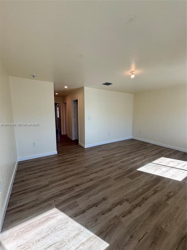 1021 NW 5th St, Florida City FL 33034 - Florida City, FL - Photo 5