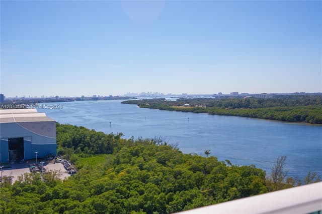 100 Bayview Dr # 1626, Sunny Isles Beach FL 33160 - Sunny Isles Beach, FL - Photo 2