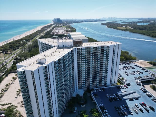 100 Bayview Dr # 1626, Sunny Isles Beach FL 33160 - Sunny Isles Beach, FL - Photo 4