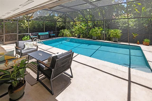 6390 SW 69th St, South Miami FL 33143 - South Miami, FL - Photo 5