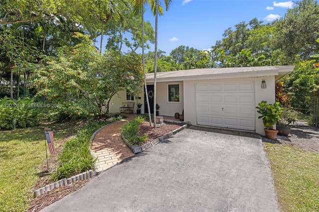 6390 SW 69th St, South Miami FL 33143 - South Miami, FL - Photo 4