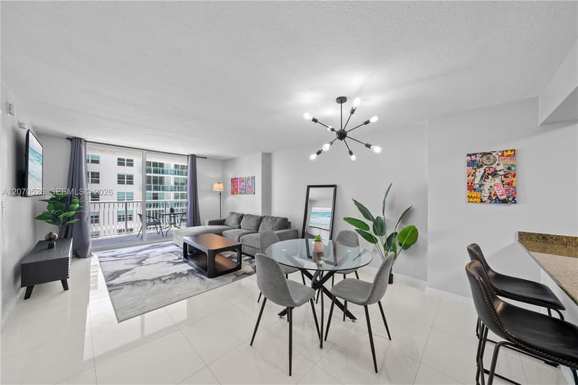 1200 Brickell Bay Dr # 2205, Miami FL 33131