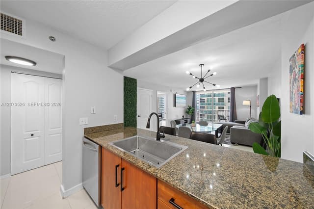 1200 Brickell Bay Dr # 2205, Miami FL 33131 - Miami, FL - Photo 4