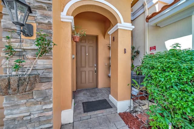 12434 NW Emerald Creek Mnr, Plantation FL 33325 - Plantation, FL - Photo 3