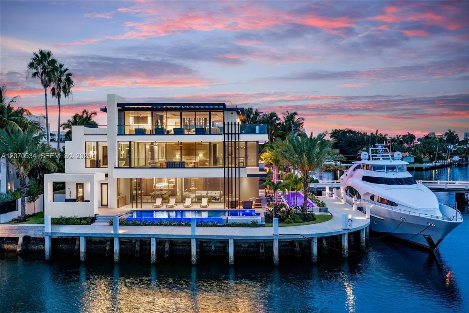 1400 W Lake Dr, Fort Lauderdale FL 33316 - Fort Lauderdale, FL - Photo 1