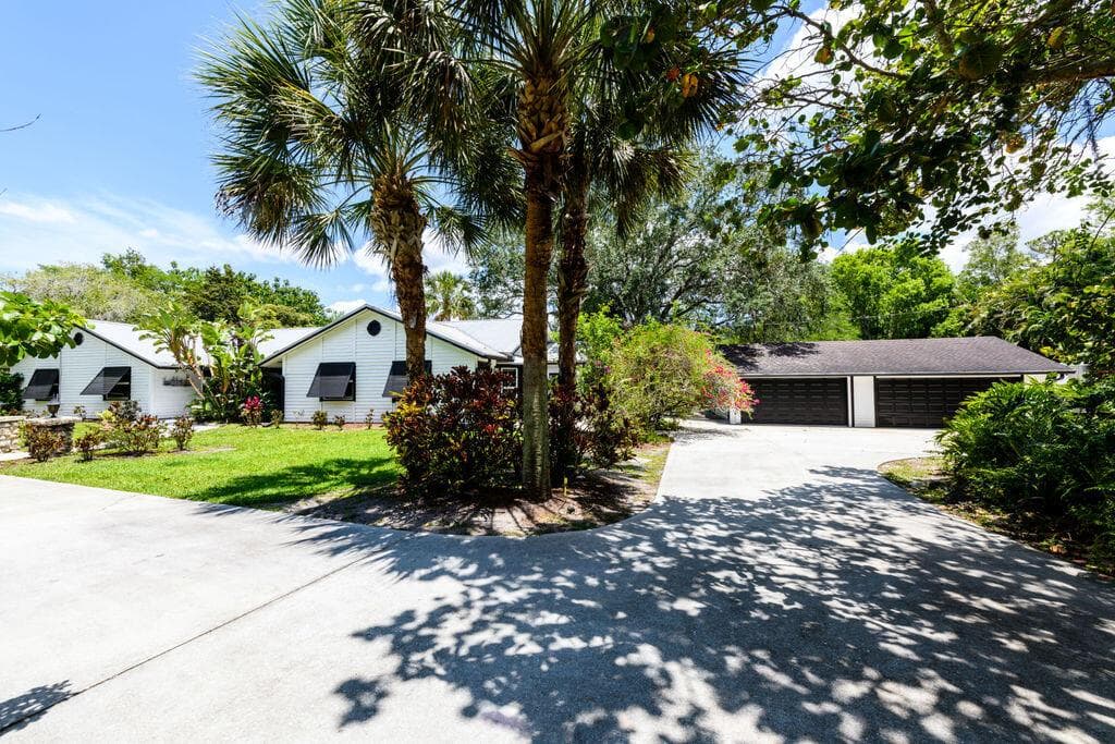 12856 Arrowwood Drive, Palm Beach Gardens FL 33418 - Palm Beach Gardens, FL - Photo 1