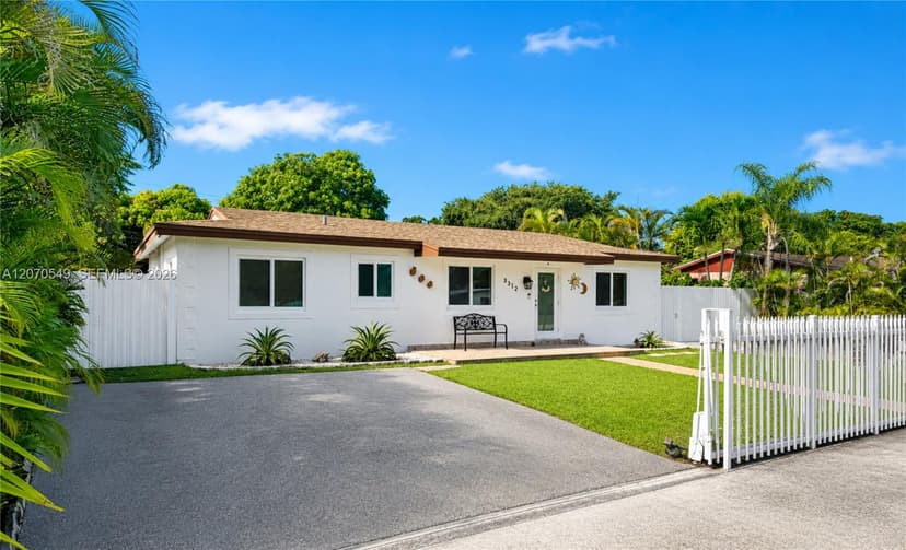 3312 NW 182nd St, Miami Gardens FL 33056