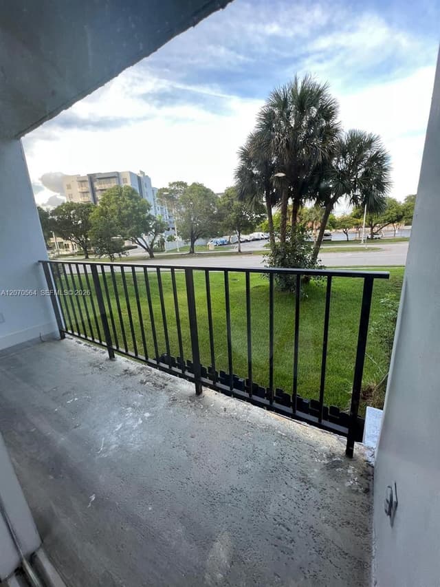 310 Fontainebleau Blvd # 204, Miami FL 33172 - Miami, FL - Photo 6