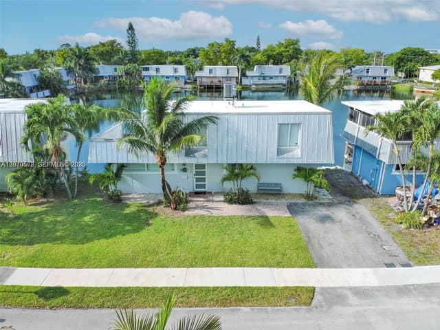 1370 NE 40th Dr, Oakland Park FL 33334 - Oakland Park, FL - Photo 4