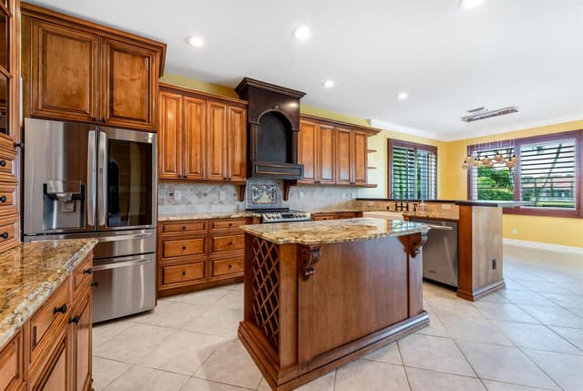 112 ISOLA Circle, Royal Palm Beach FL 33411 - Royal Palm Beach, FL - Photo 7