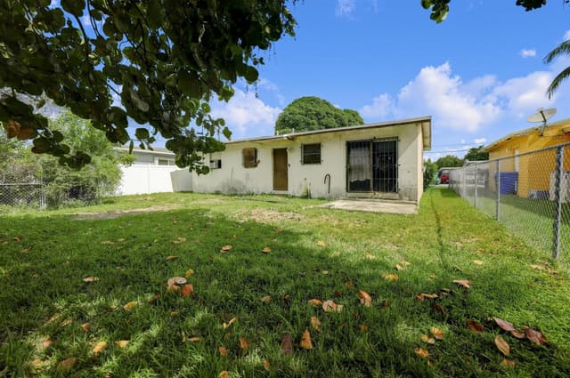 5450 FLETCHER Street, Hollywood FL 33021 - Hollywood, FL - Photo 2
