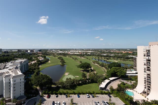 2400 PRESIDENTIAL Way, West Palm Beach FL 33401 - West Palm Beach, FL - Photo 2