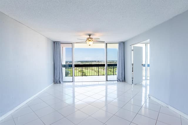 2400 PRESIDENTIAL Way, West Palm Beach FL 33401 - West Palm Beach, FL - Photo 3