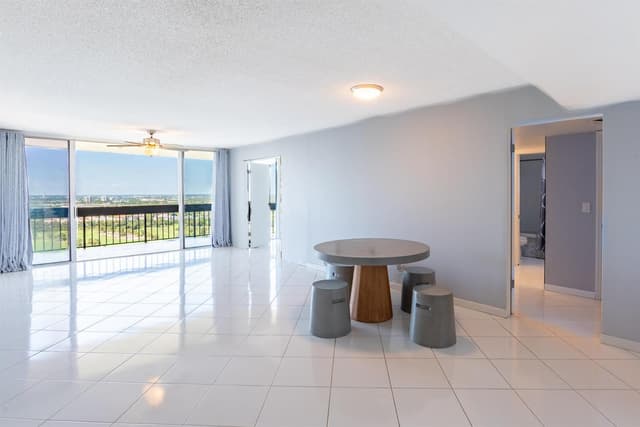 2400 PRESIDENTIAL Way, West Palm Beach FL 33401 - West Palm Beach, FL - Photo 5
