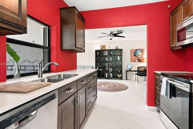 4121 NW 78th Way, Coral Springs FL 33065 - Coral Springs, FL - Photo 7