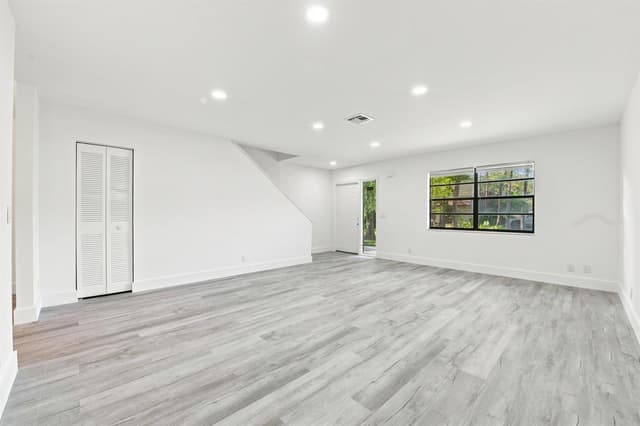 621 NW 47th Street, Deerfield Beach FL 33064 - Deerfield Beach, FL - Photo 5