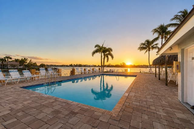 611 NE 12th Terrace # 2, Boynton Beach FL 33435 - Boynton Beach, FL - Photo 2