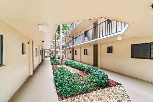 5370 LAS VERDES Circle # 209, Delray Beach FL 33484 - Delray Beach, FL - Photo 6