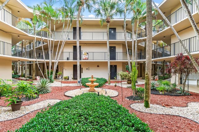 5370 LAS VERDES Circle # 209, Delray Beach FL 33484 - Delray Beach, FL - Photo 5