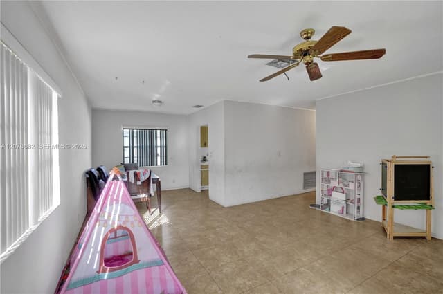 5706-5708 Lincoln St # 2, Hollywood FL 33021 - Hollywood, FL - Photo 2