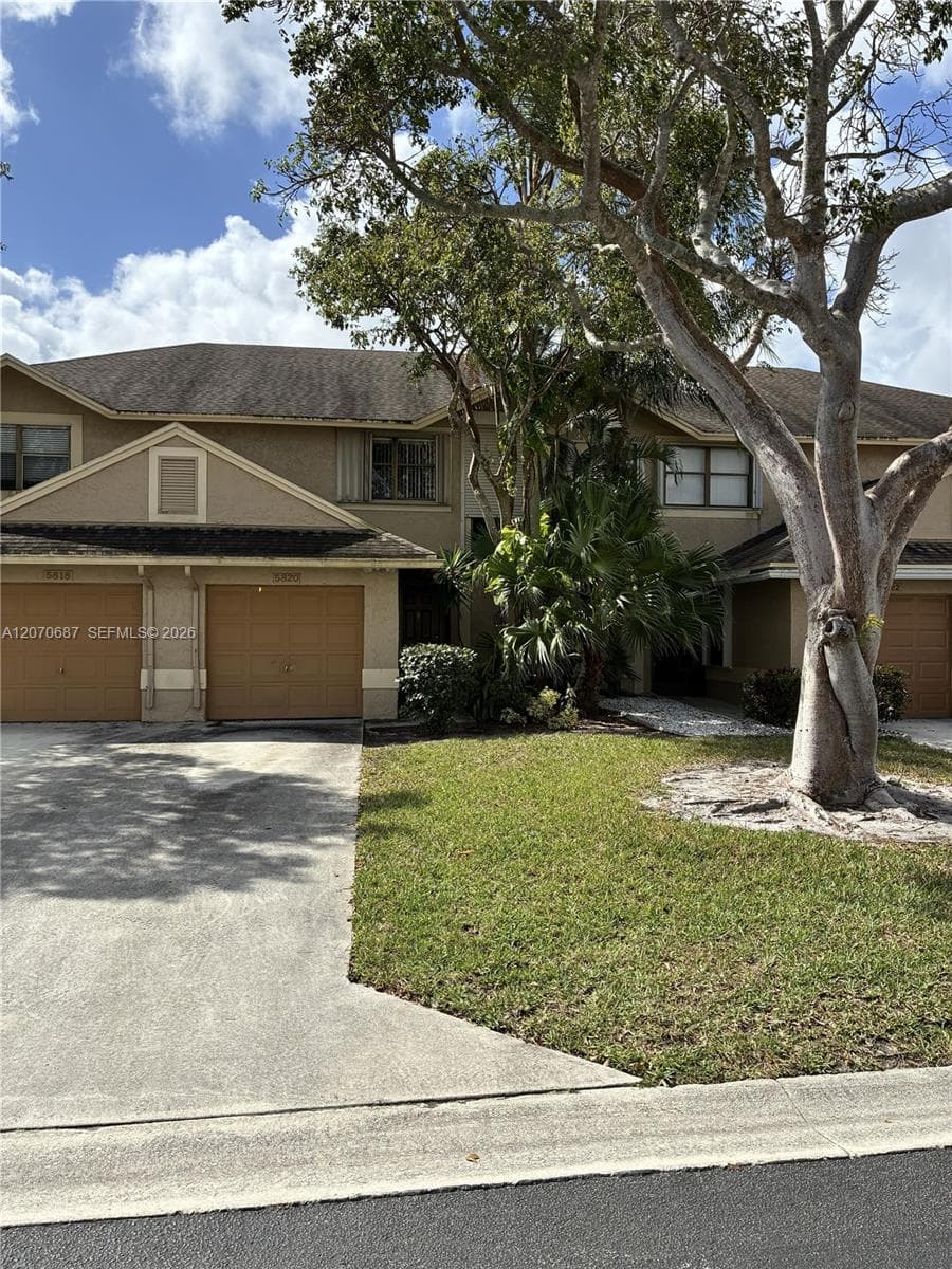5820 Northpointe Ln, Boynton Beach FL 33437