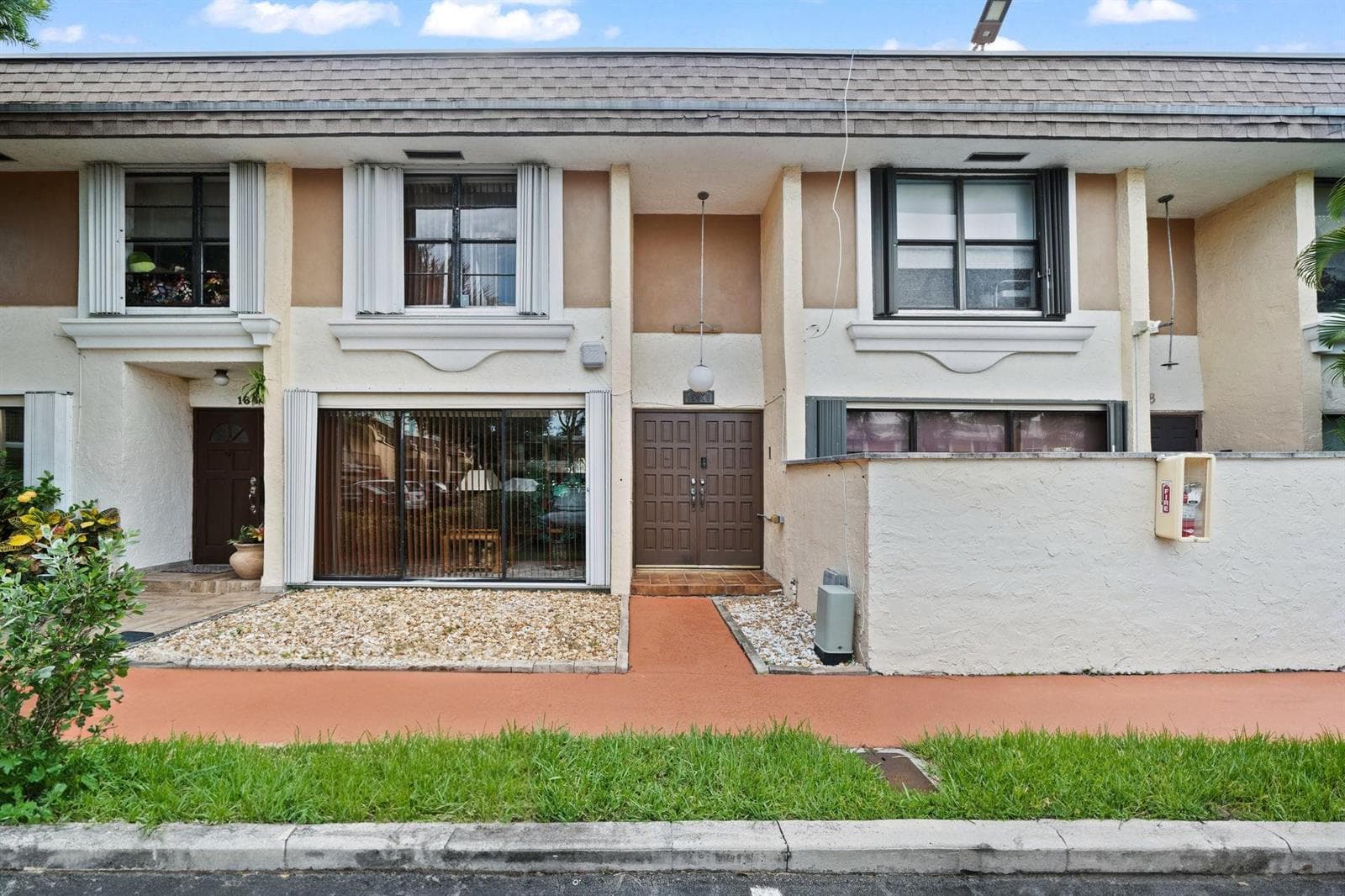 16470 NE 27TH Place # 35, North Miami Beach FL 33160 - North Miami Beach, FL - Photo 1
