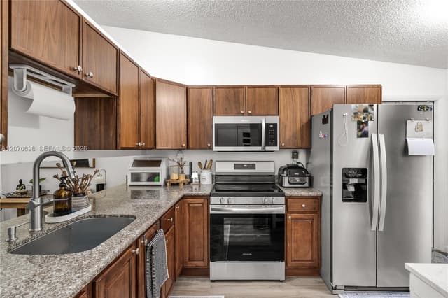 9291 E Elm Ln, Miramar FL 33025 - Miramar, FL - Photo 3