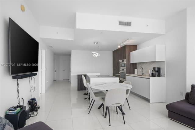 851 NE 1st Ave # 1610, Miami FL 33132 - Miami, FL - Photo 5